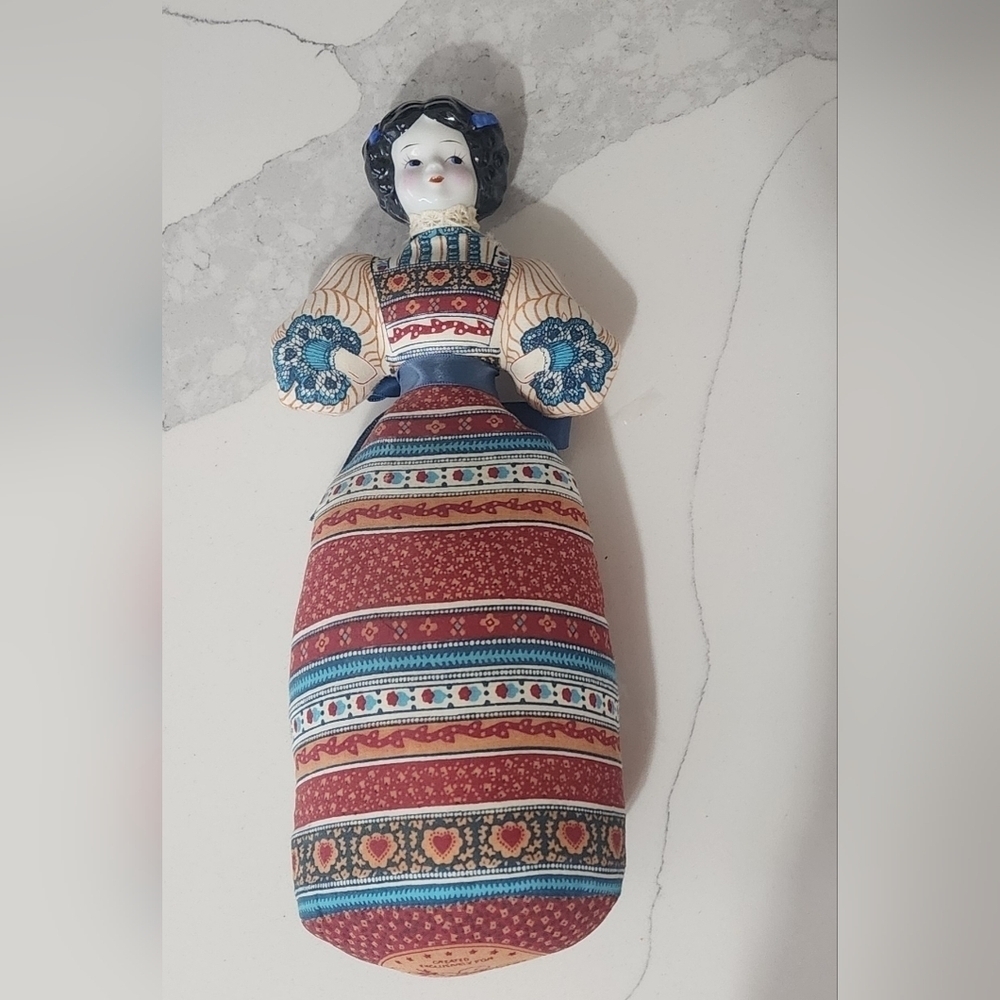 AVON AMERICAN HEIRLOOM PORCELAIN HEAD DOLL W/ LAVENDER FRAGRANCE SACHET